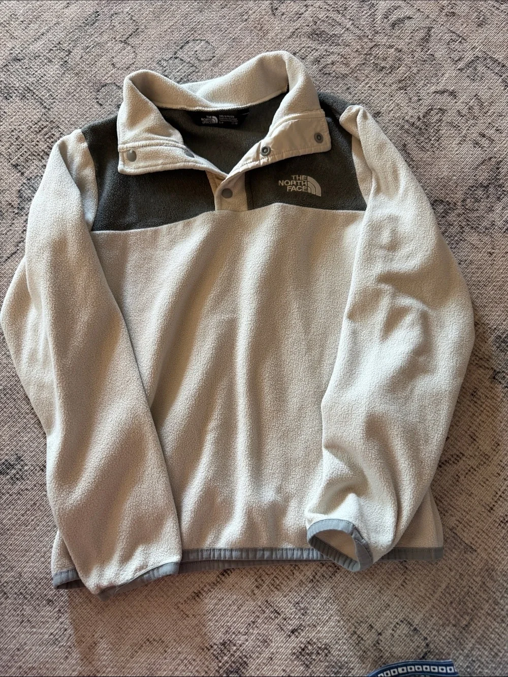 The North Face Men’s Cream Fleece Pullover with Olive Yoke